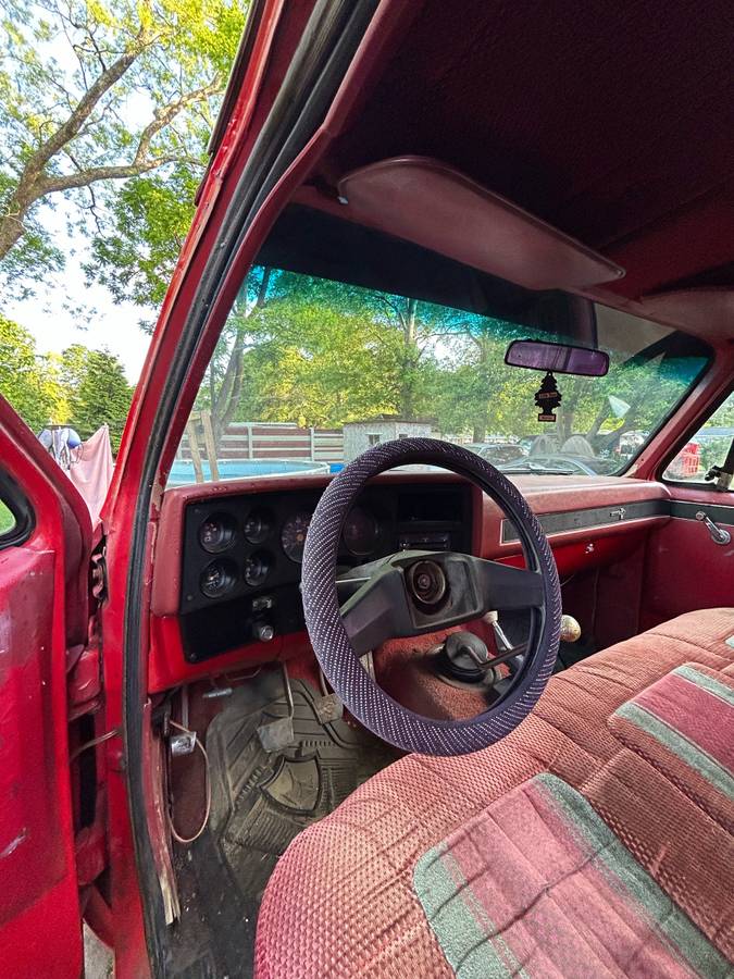 Chevrolet-1982-red-9