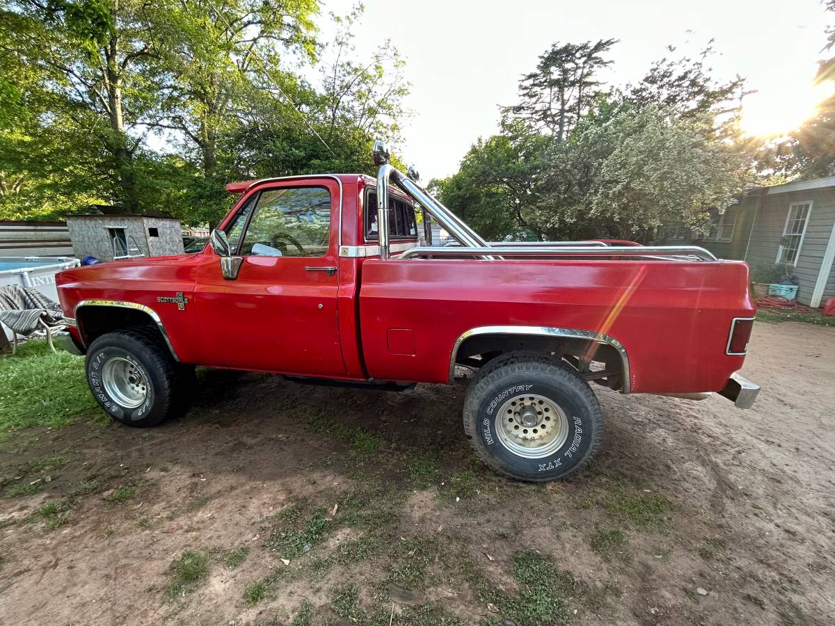 Chevrolet-1982-red