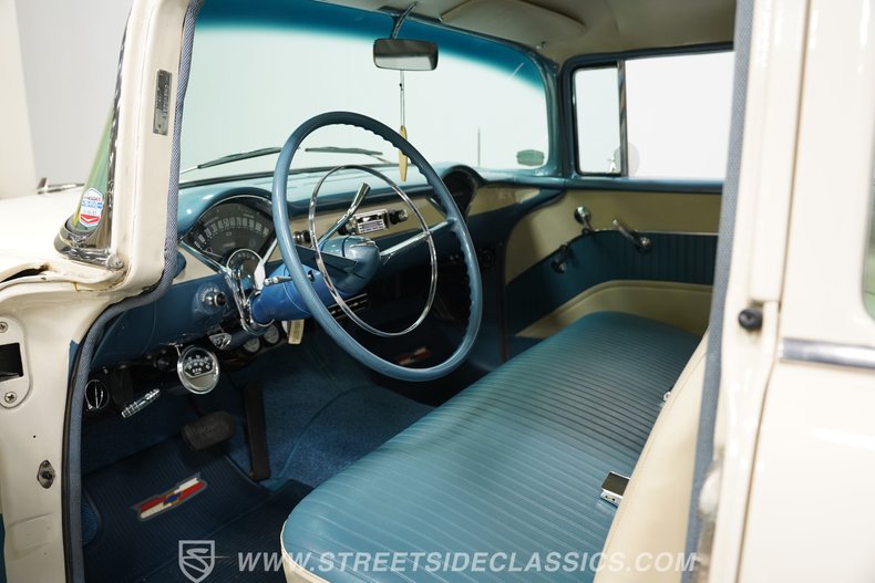 Chevrolet-210-1955-White-Blue-10