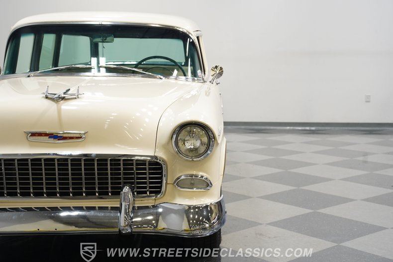 Chevrolet-210-1955-White-Blue-19