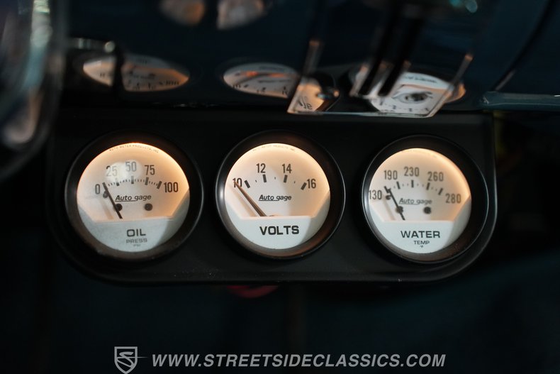 Chevrolet-210-1955-White-Blue-36