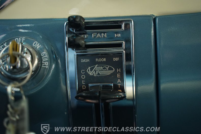 Chevrolet-210-1955-White-Blue-37