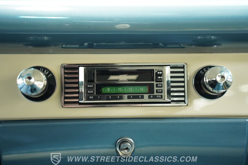 Chevrolet-210-1955-White-Blue-38