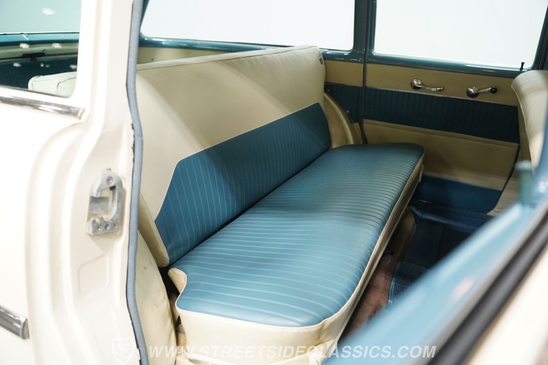 Chevrolet-210-1955-White-Blue-39