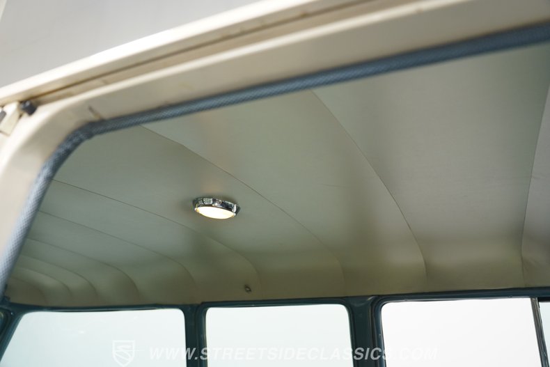 Chevrolet-210-1955-White-Blue-40