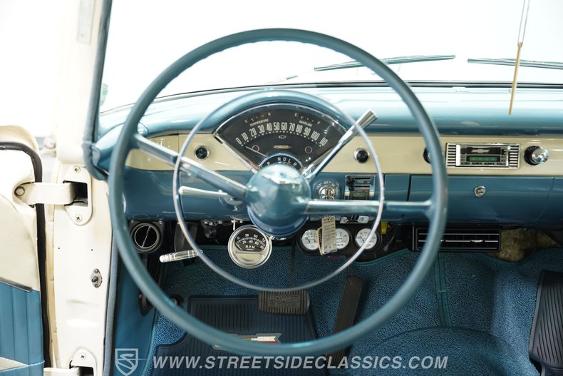 Chevrolet-210-1955-White-Blue-48