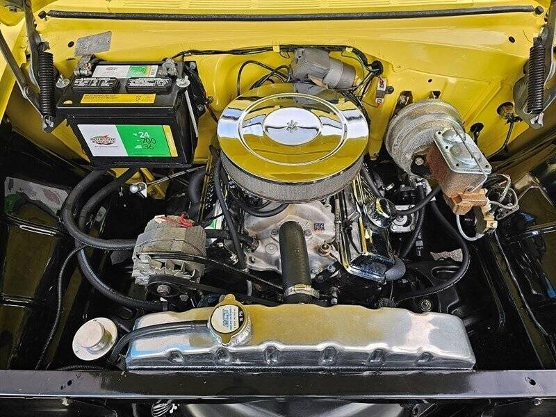 Chevrolet-210-post-1956-yellow-15