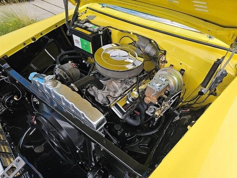 Chevrolet-210-post-1956-yellow-16