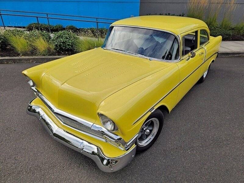 Chevrolet-210-post-1956-yellow-5