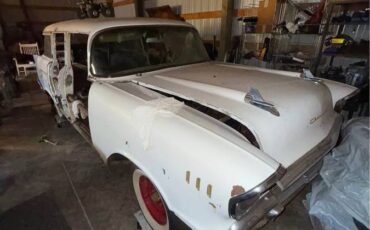 Chevrolet-210-wagon-1957-white-1