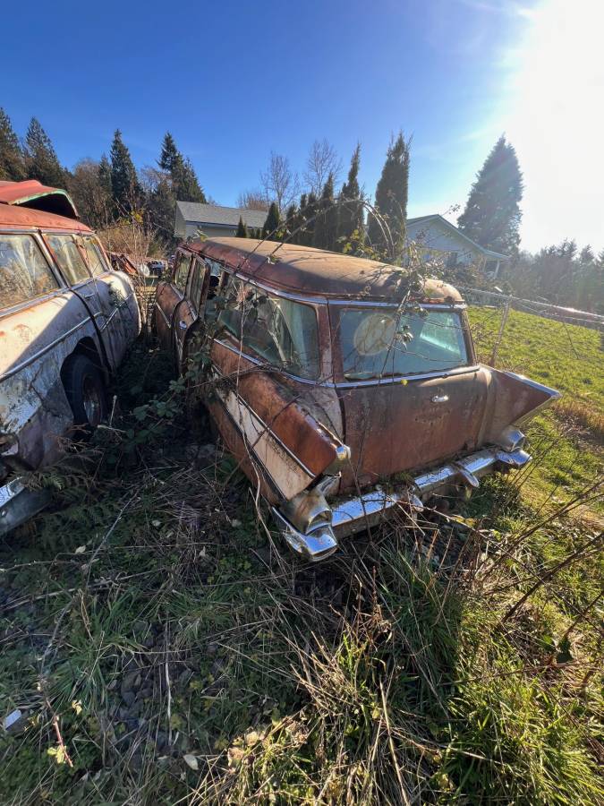 Chevrolet-210-wagon-1957-white-12