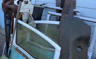 Chevrolet-210-wagon-1957-white-2