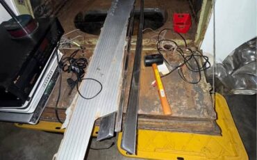 Chevrolet-210-wagon-1957-white-5