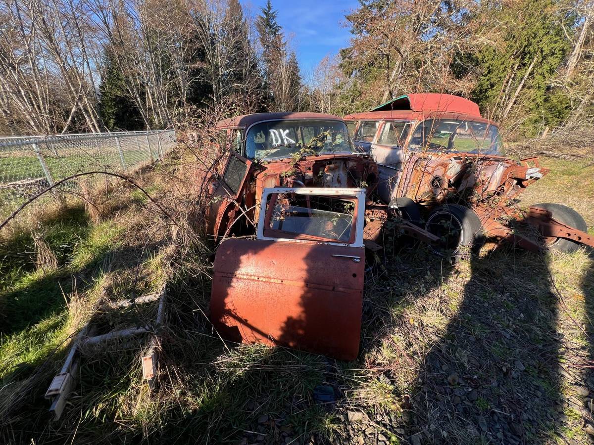 Chevrolet-210-wagon-1957-white-9
