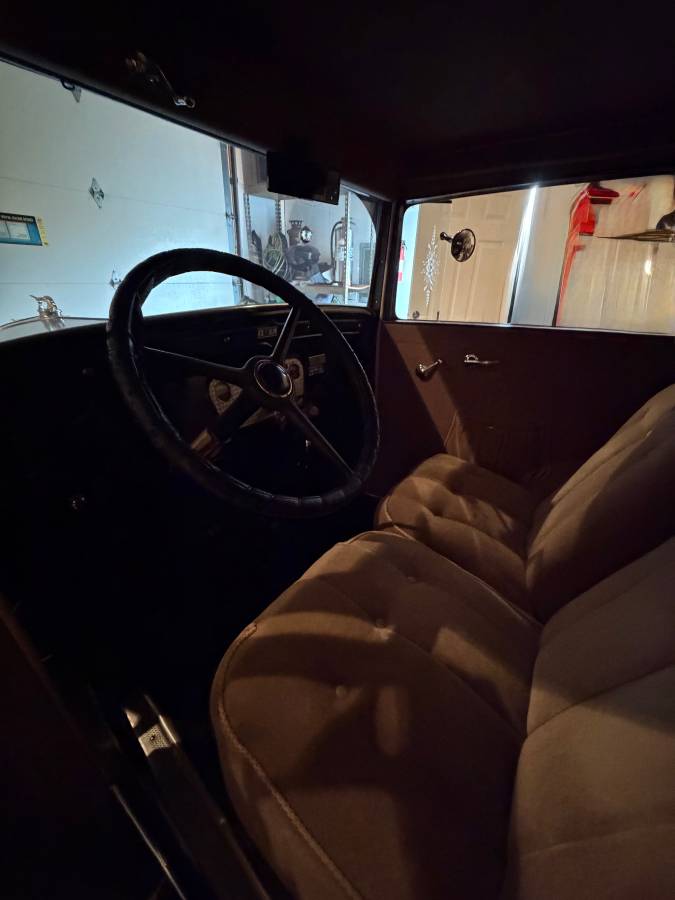 Chevrolet-2door-sedan-1931-blue-9