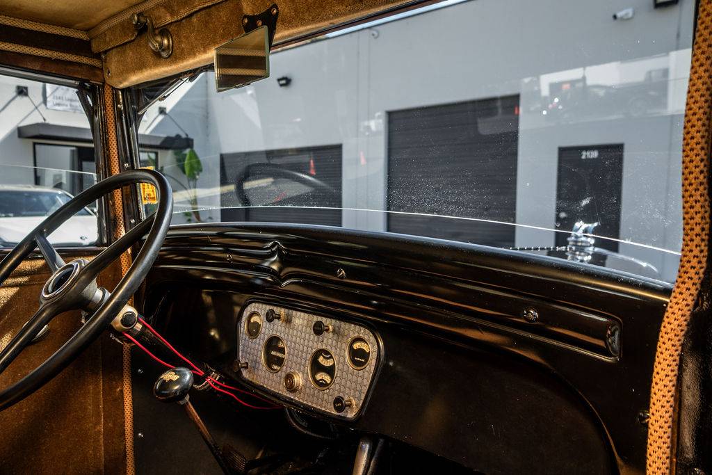 Chevrolet-3-window-coupe-1931-10