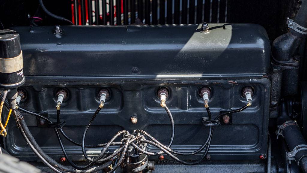 Chevrolet-3-window-coupe-1931-13