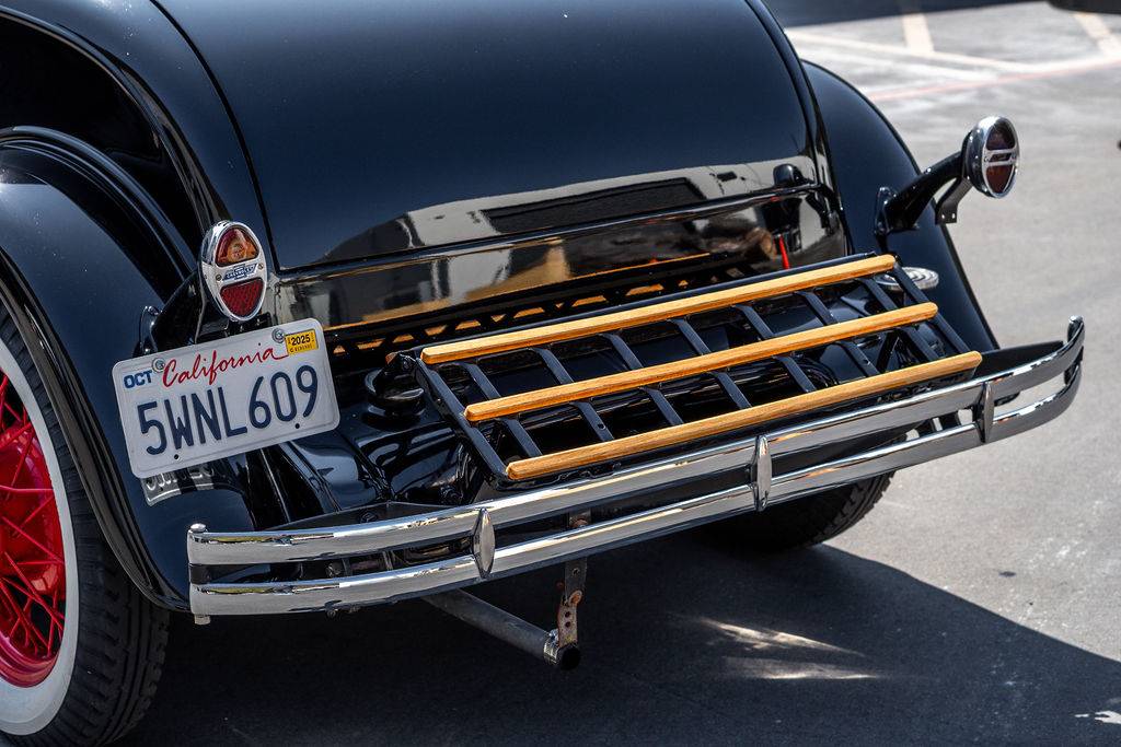 Chevrolet-3-window-coupe-1931-21