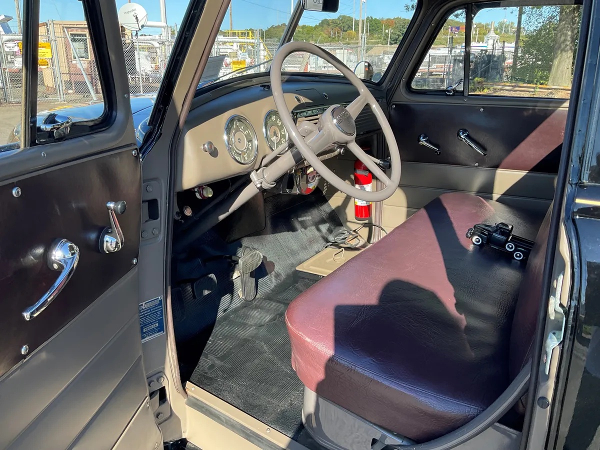 Chevrolet-3100-1953-Black-Tan-7