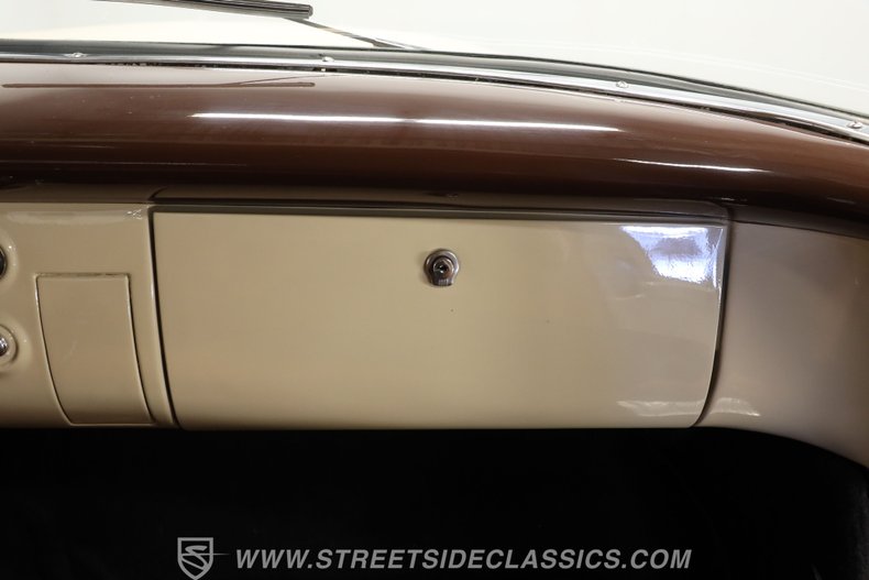Chevrolet-3100-1956-Beige-Saddle-45
