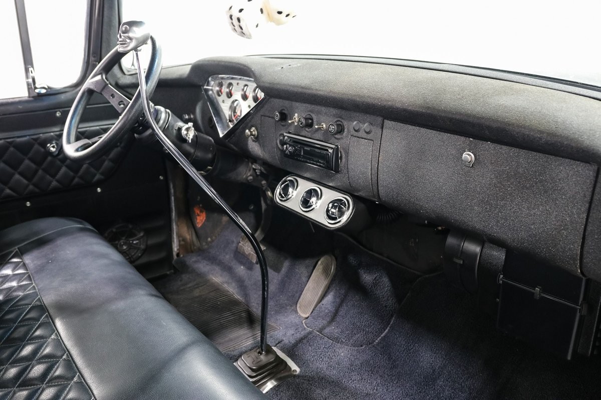 Chevrolet-3100-1957-Pickup-Truck-17