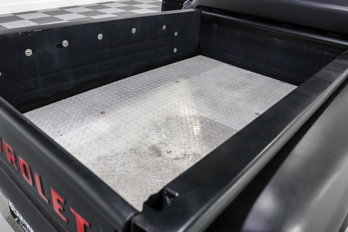 Chevrolet-3100-1957-Pickup-Truck-23