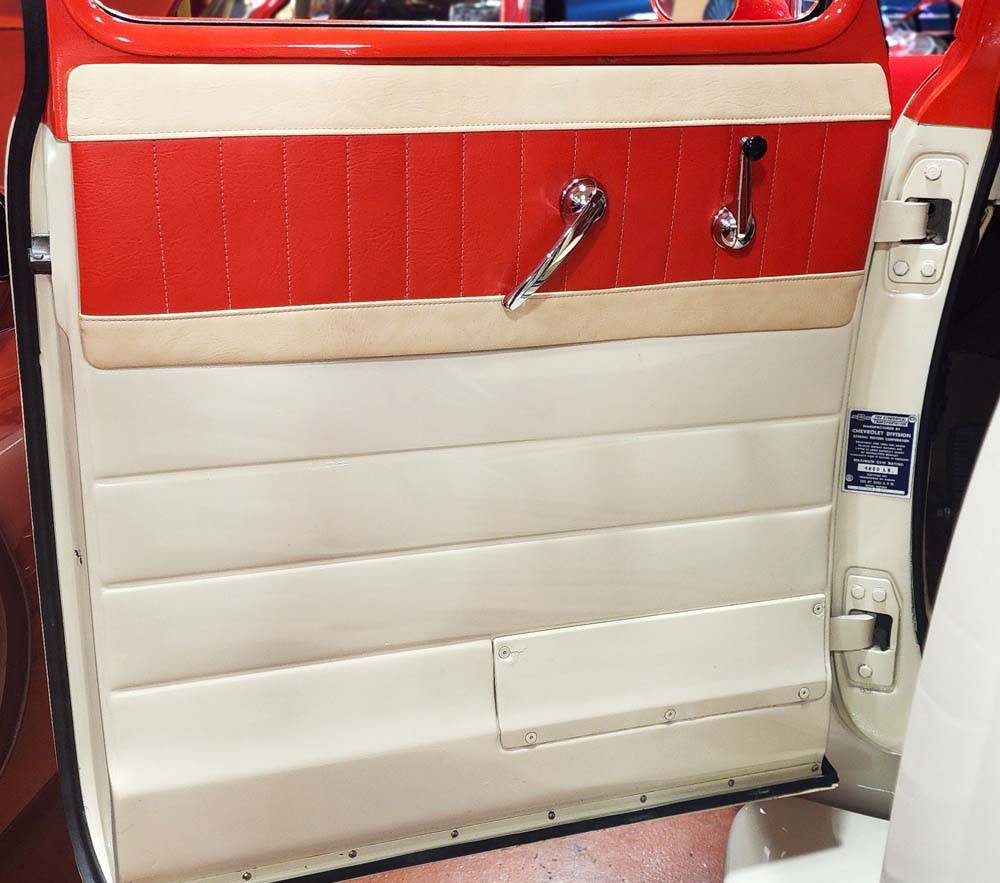 Chevrolet-3100-5-window-truck-1954-white-14