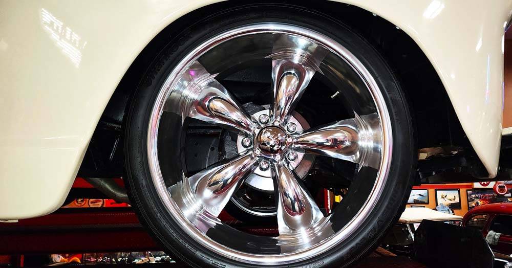 Chevrolet-3100-5-window-truck-1954-white-18