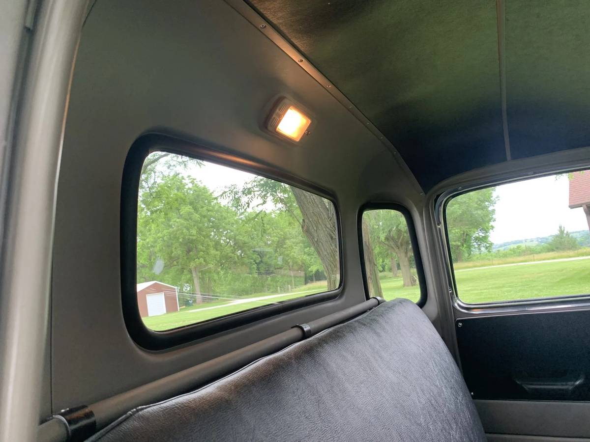 Chevrolet-3100-five-window-1950-black-1