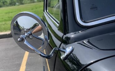 Chevrolet-3100-five-window-1950-black-10