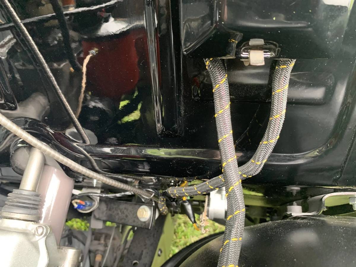 Chevrolet-3100-five-window-1950-black-11