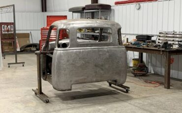 Chevrolet-3100-five-window-1950-black-12