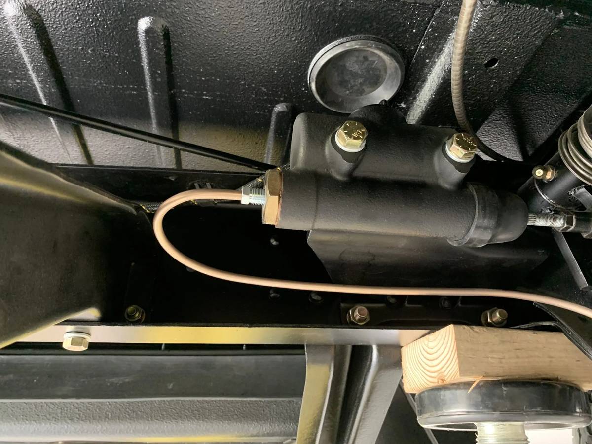 Chevrolet-3100-five-window-1950-black-14