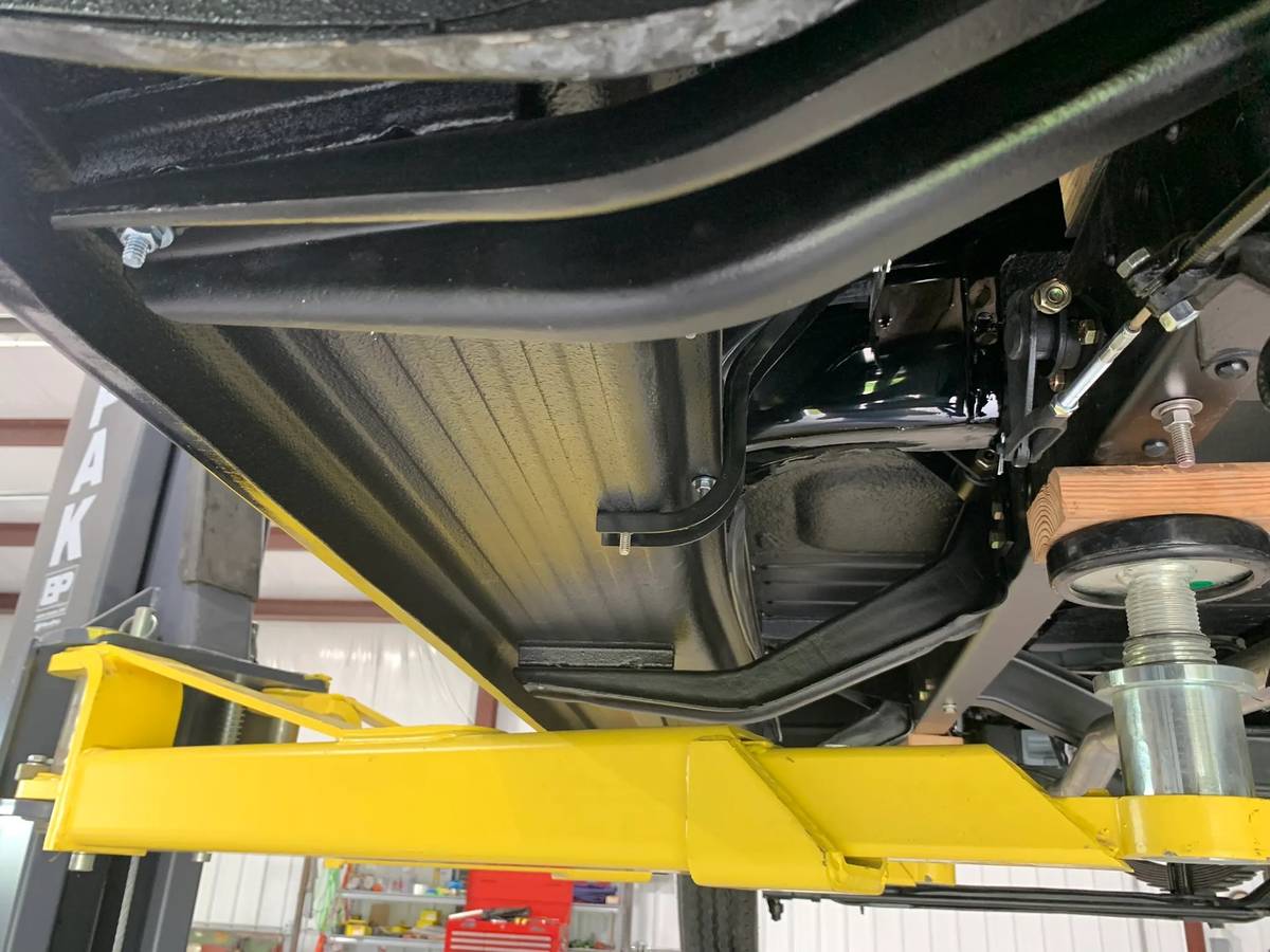 Chevrolet-3100-five-window-1950-black-15