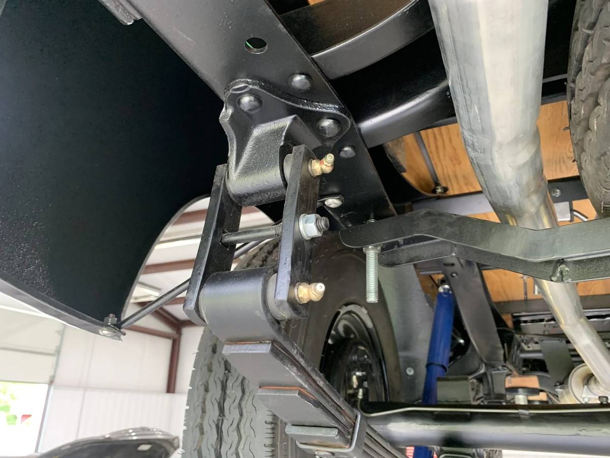 Chevrolet-3100-five-window-1950-black-16