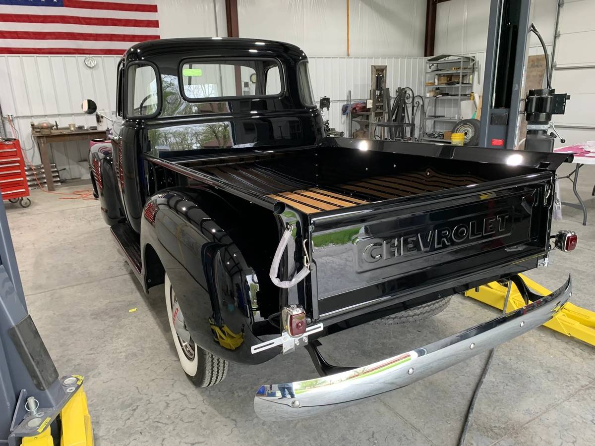 Chevrolet-3100-five-window-1950-black-2