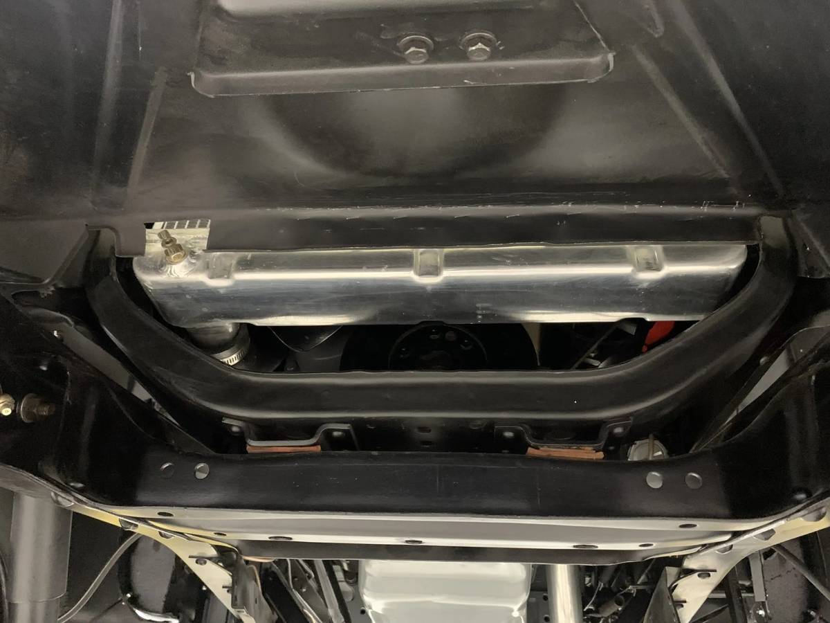 Chevrolet-3100-five-window-1950-black-3