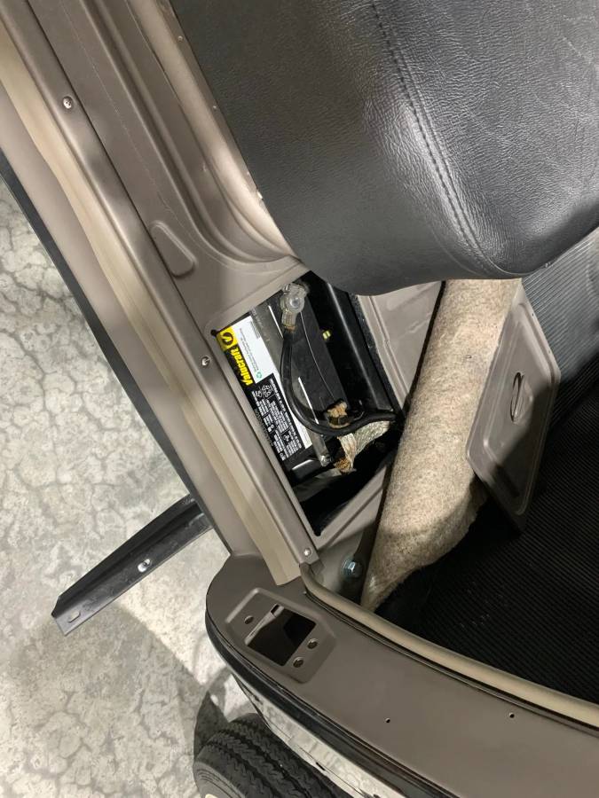 Chevrolet-3100-five-window-1950-black-9