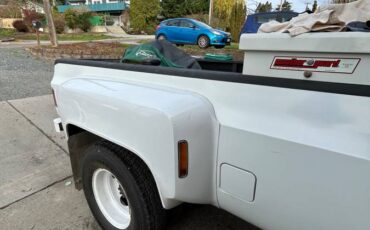 Chevrolet-3500-1982-white-1