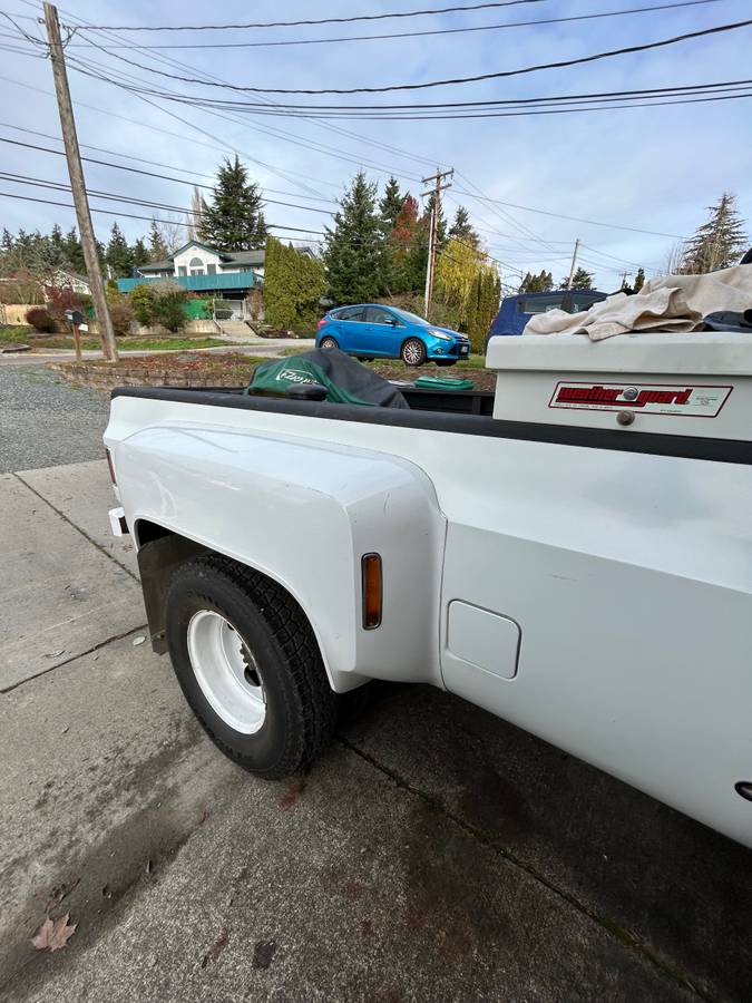 Chevrolet-3500-1982-white-1