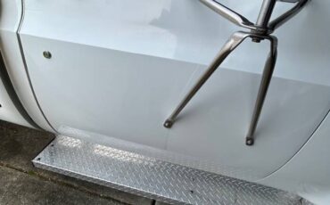 Chevrolet-3500-1982-white-2