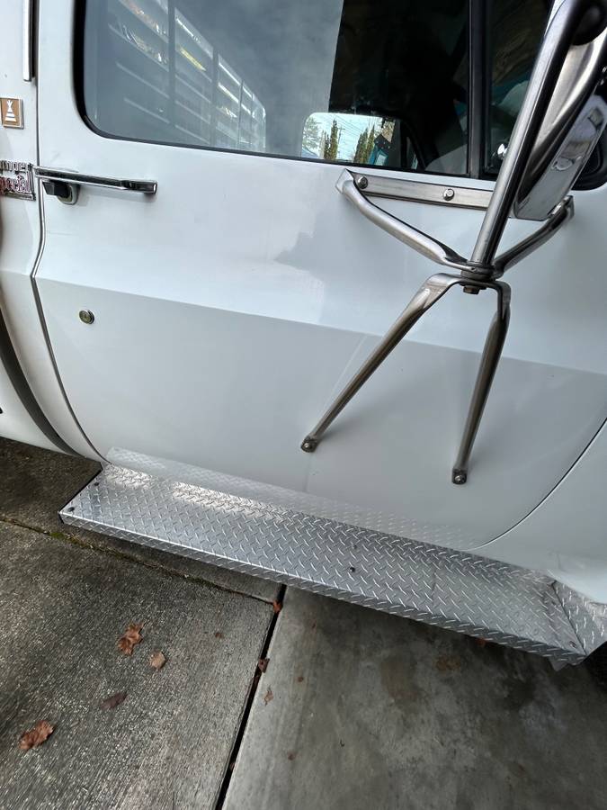 Chevrolet-3500-1982-white-2