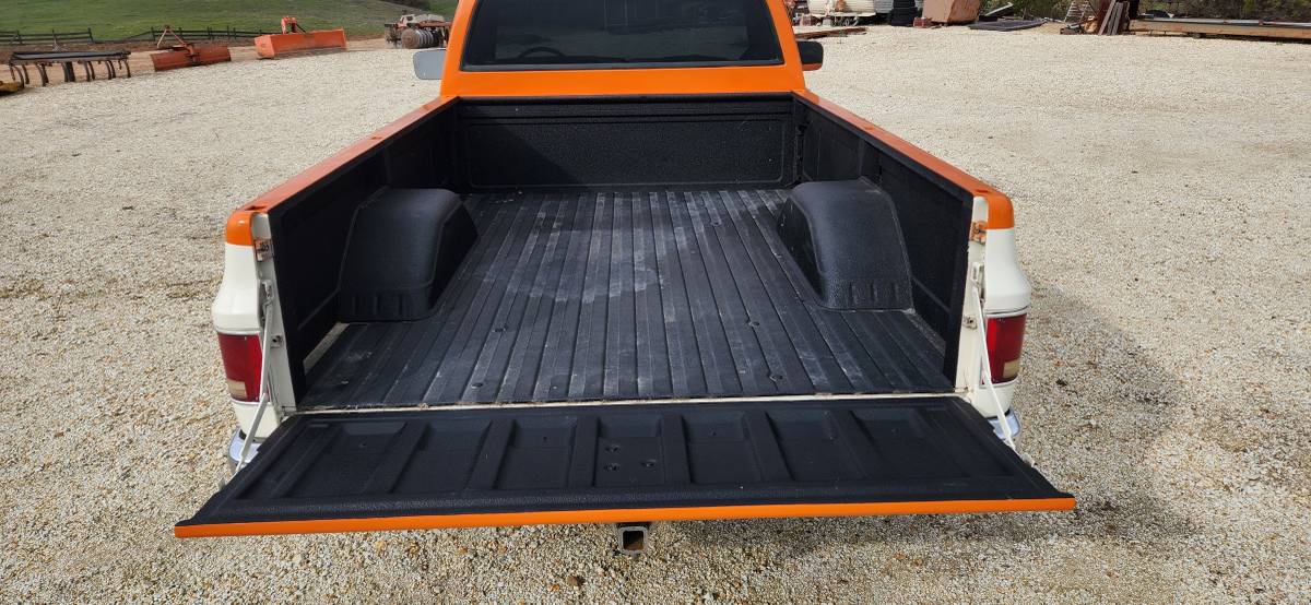 Chevrolet-3500-dually-pickup-1989-orange-9