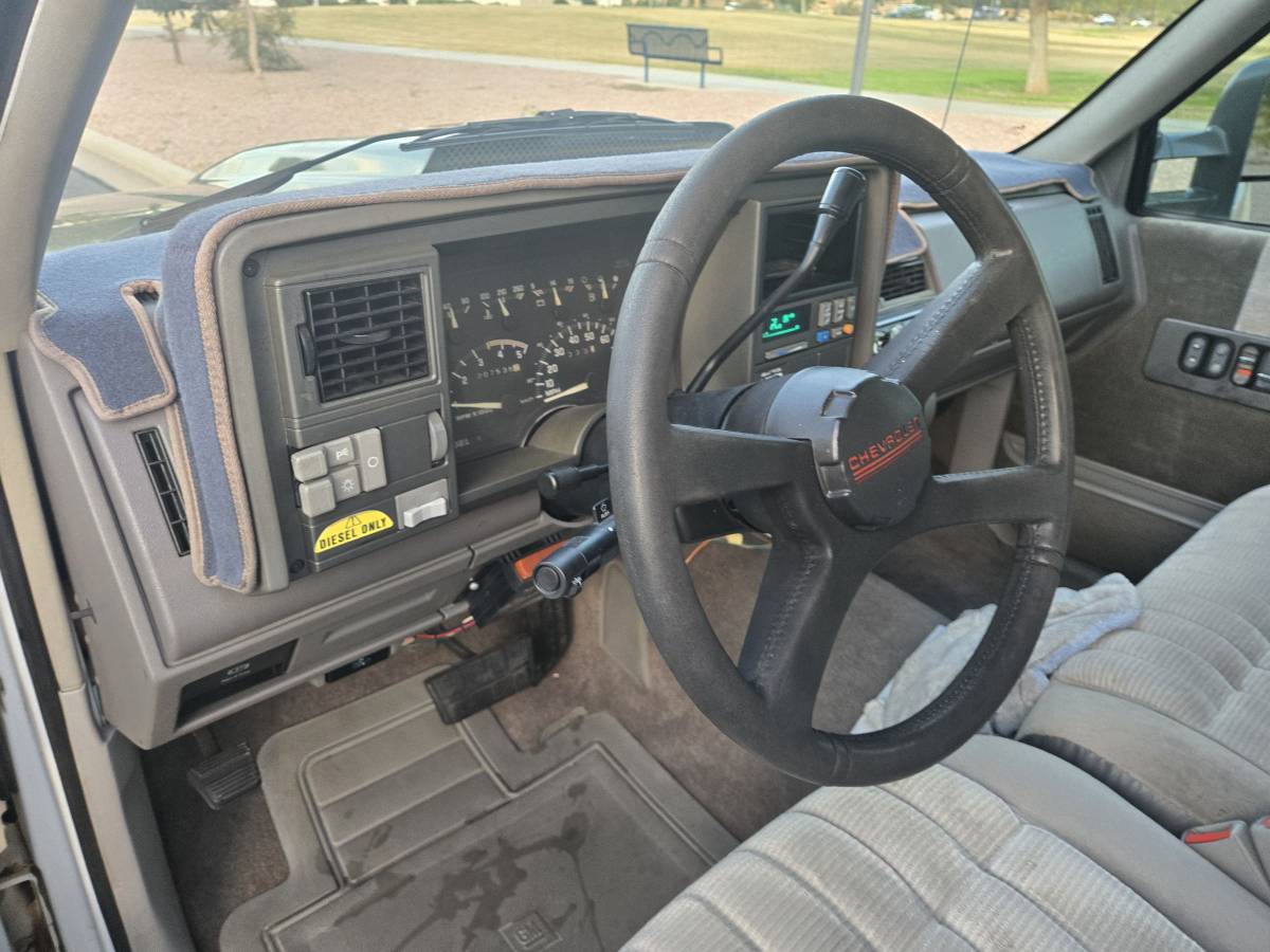 Chevrolet-3500-silverado-dually-diesel-1993-white-2