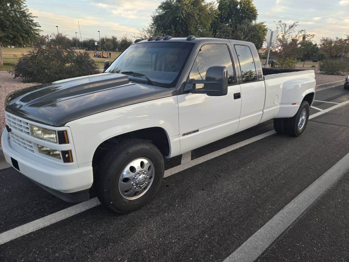 Chevrolet-3500-silverado-dually-diesel-1993-white-22