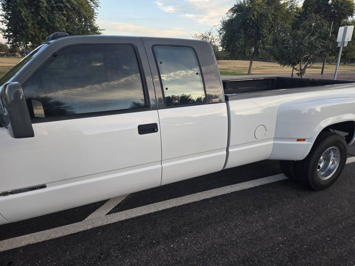 Chevrolet-3500-silverado-dually-diesel-1993-white-23