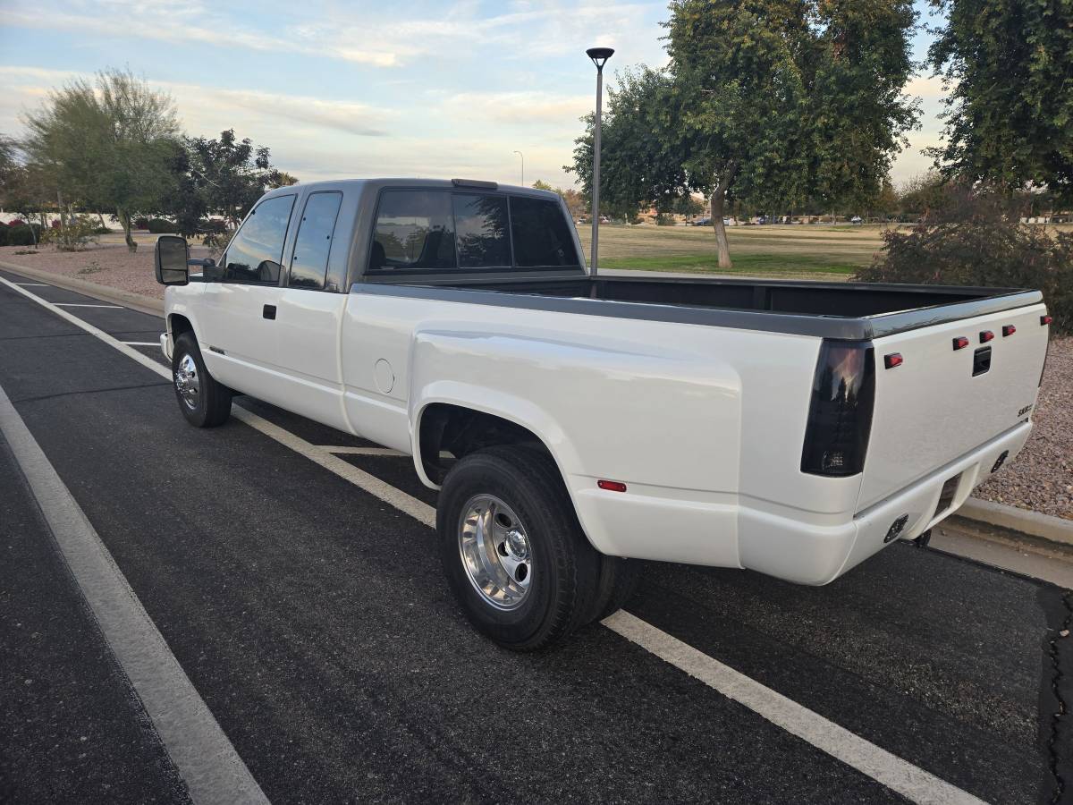 Chevrolet-3500-silverado-dually-diesel-1993-white-27