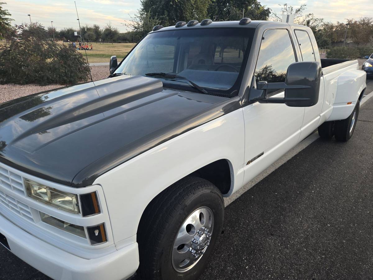 Chevrolet-3500-silverado-dually-diesel-1993-white-34