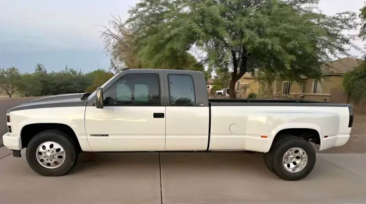 Chevrolet-3500-silverado-dually-diesel-1993-white-39