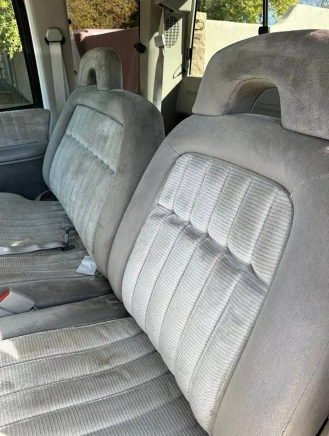 Chevrolet-3500-silverado-dually-diesel-1993-white-41